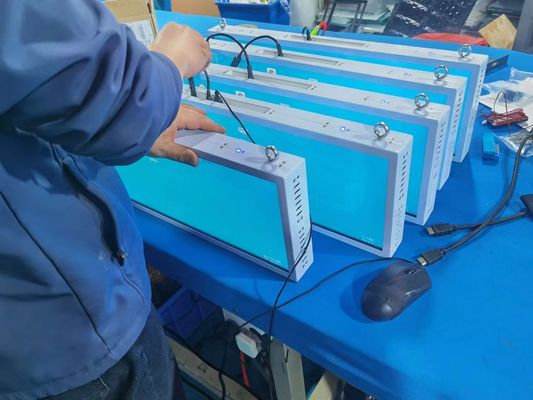 19.5 24 34 43 65 75 اینچ دیوار نصب کشش نوار LCD نمایش TFT ماژول LCD 4K