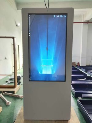 طبقه ایستاده IP65 ضد آب در فضای باز سیگنال دیجیتال LCD با طول عمر 50000 ساعت