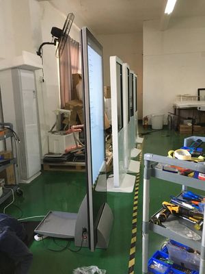 کیوسک صفحه لمسی 43 اینچی با رزولوشن 1920x1080 و روشنایی 400CD/M2