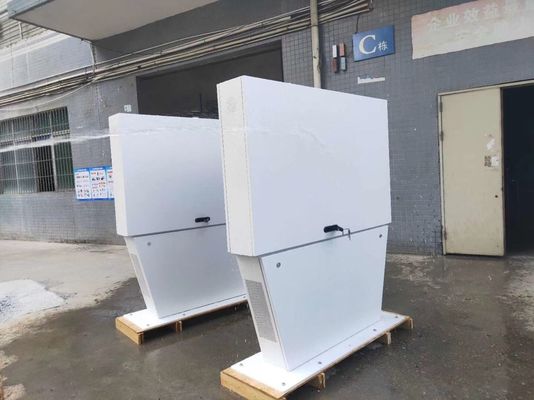 در فضای باز طبقه ایستاده سیگنال دیجیتال