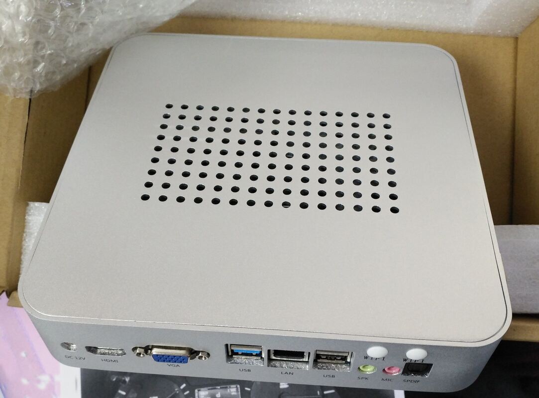 400 Cd / m2 Multi Touch Digital Signage ارائه دهنده زاویه دید 178 درجه طراحی شده برای نمایشگرهای تعاملی و بازاریابی دیجیتال